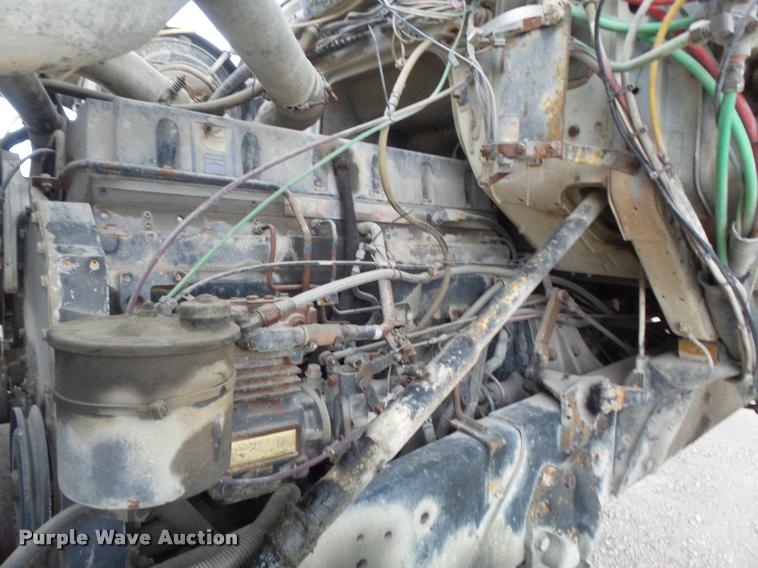 image for item K7512 1992 Ford LT9000 ready mix truck