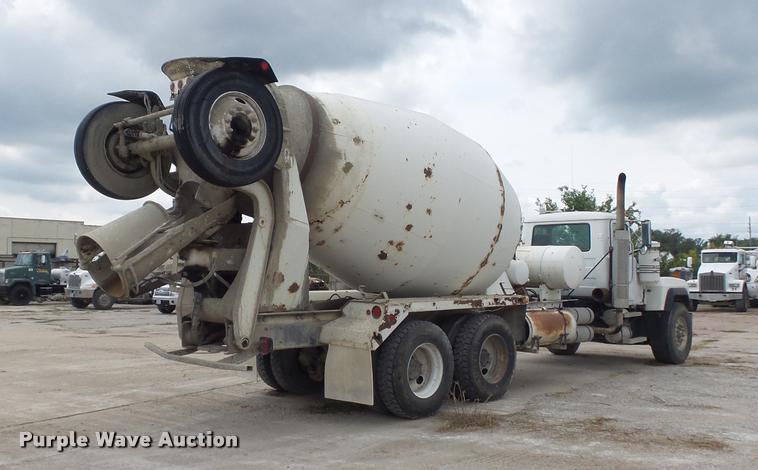 image for item K7515 1999 Mack RD690S ready mix truck