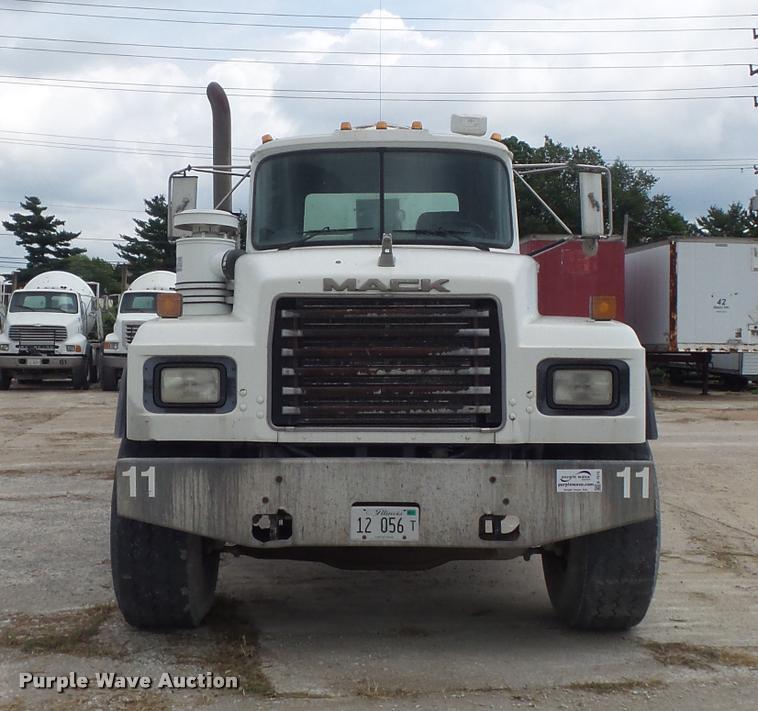 image for item K7515 1999 Mack RD690S ready mix truck