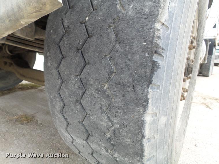 image for item K7515 1999 Mack RD690S ready mix truck