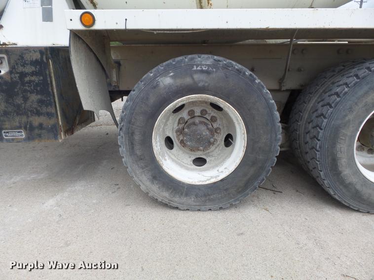 image for item K7515 1999 Mack RD690S ready mix truck