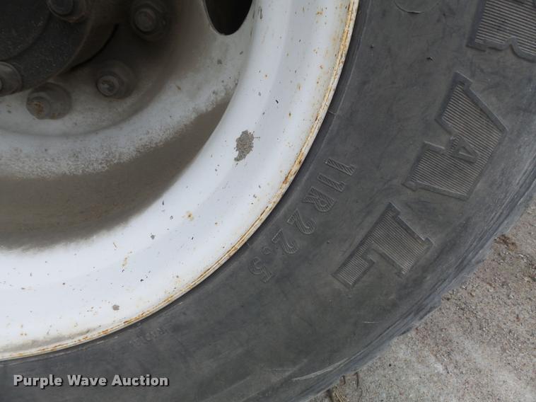 image for item K7515 1999 Mack RD690S ready mix truck