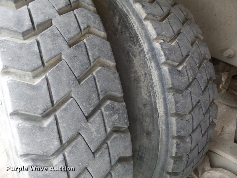 image for item K7515 1999 Mack RD690S ready mix truck