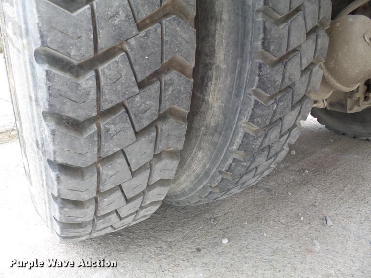 image for item K7515 1999 Mack RD690S ready mix truck