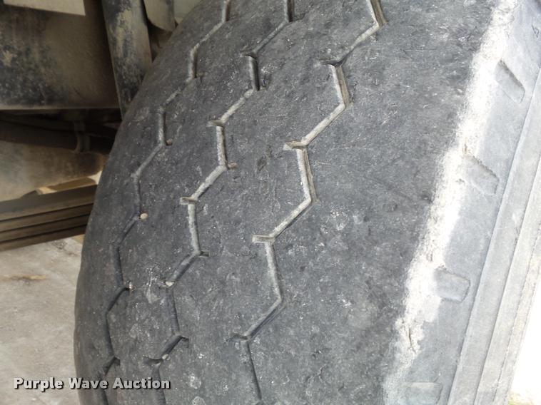 image for item K7515 1999 Mack RD690S ready mix truck