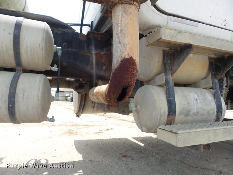 image for item K7515 1999 Mack RD690S ready mix truck