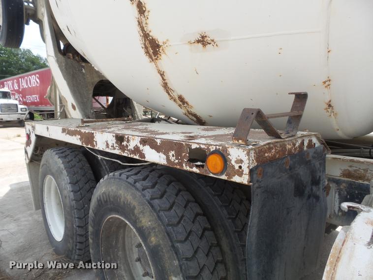 image for item K7515 1999 Mack RD690S ready mix truck