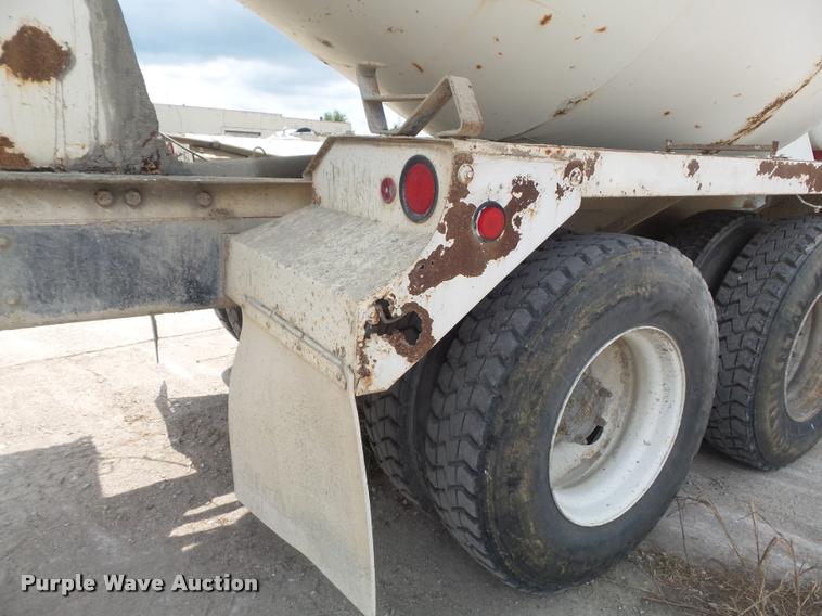 image for item K7515 1999 Mack RD690S ready mix truck