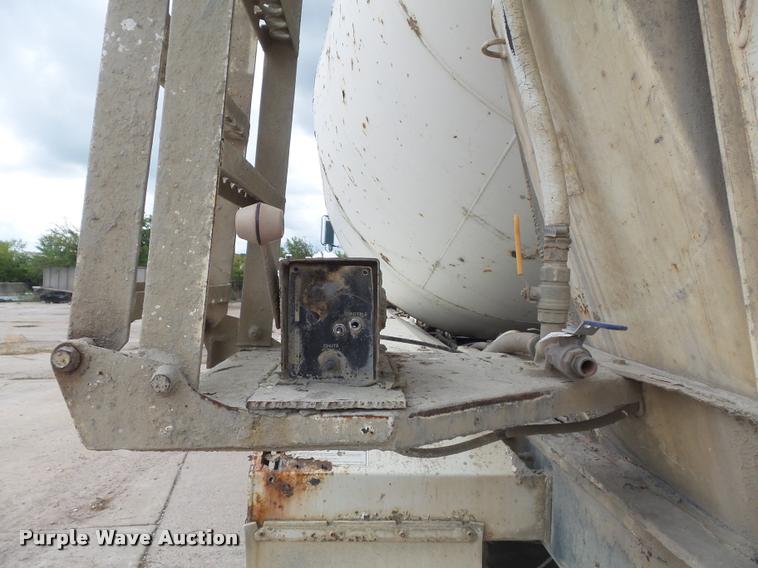 image for item K7515 1999 Mack RD690S ready mix truck