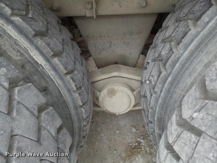 image for item K7515 1999 Mack RD690S ready mix truck