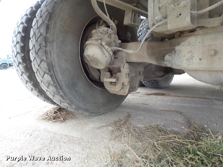 image for item K7515 1999 Mack RD690S ready mix truck