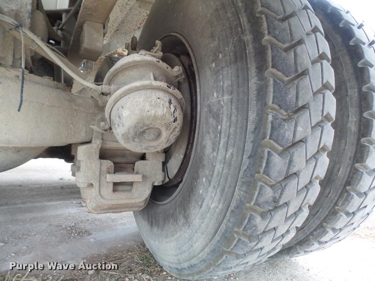 image for item K7515 1999 Mack RD690S ready mix truck