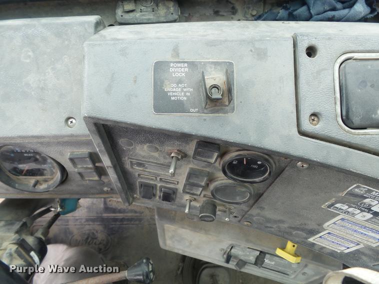 image for item K7515 1999 Mack RD690S ready mix truck