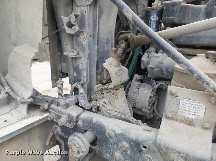 image for item K7515 1999 Mack RD690S ready mix truck