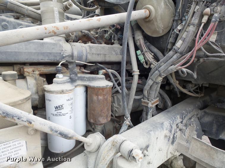 image for item K7515 1999 Mack RD690S ready mix truck