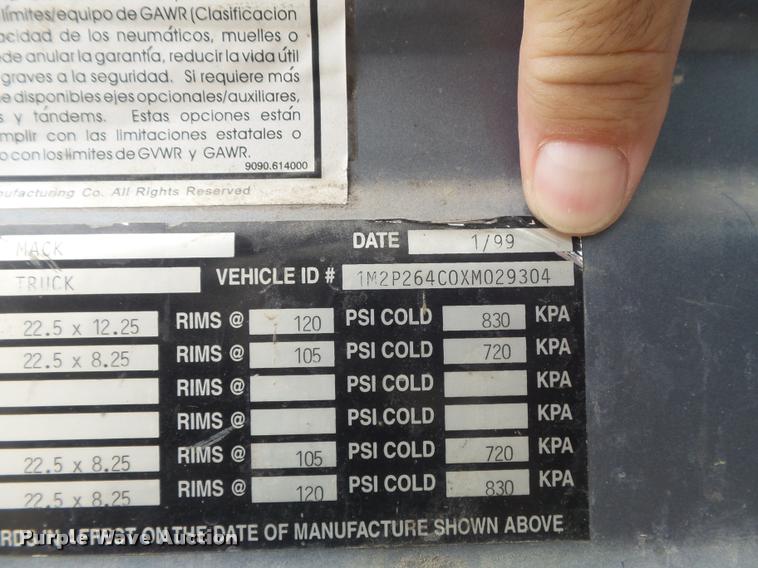 image for item K7515 1999 Mack RD690S ready mix truck