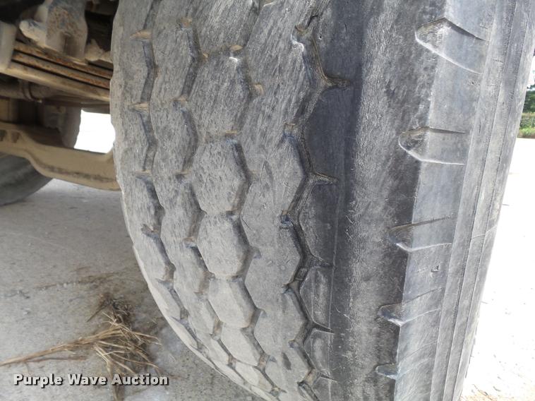 image for item K7516 1999 Mack RD690S ready mix truck