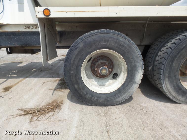 image for item K7516 1999 Mack RD690S ready mix truck