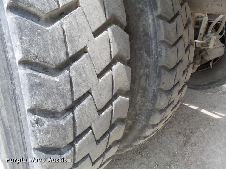 image for item K7516 1999 Mack RD690S ready mix truck