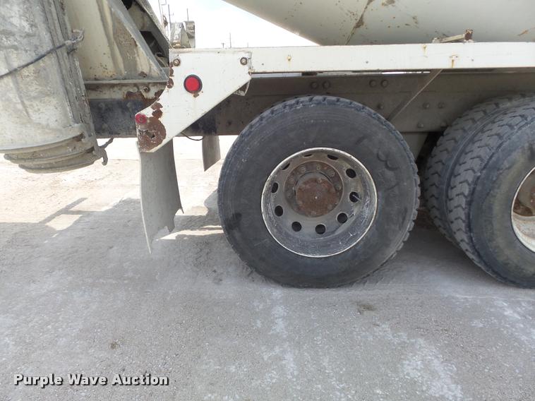 image for item K7516 1999 Mack RD690S ready mix truck