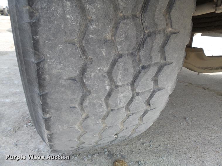 image for item K7516 1999 Mack RD690S ready mix truck