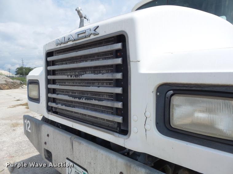 image for item K7516 1999 Mack RD690S ready mix truck