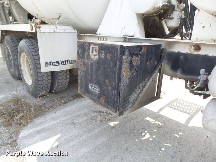 image for item K7516 1999 Mack RD690S ready mix truck