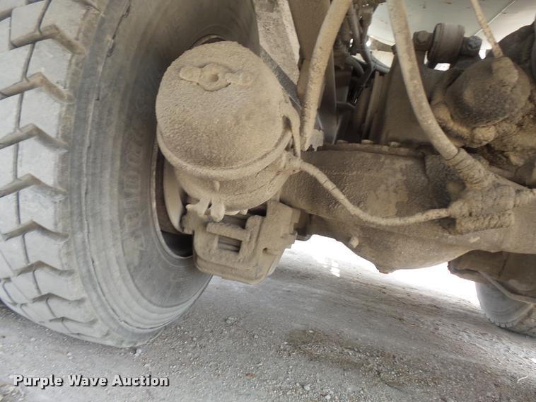 image for item K7516 1999 Mack RD690S ready mix truck