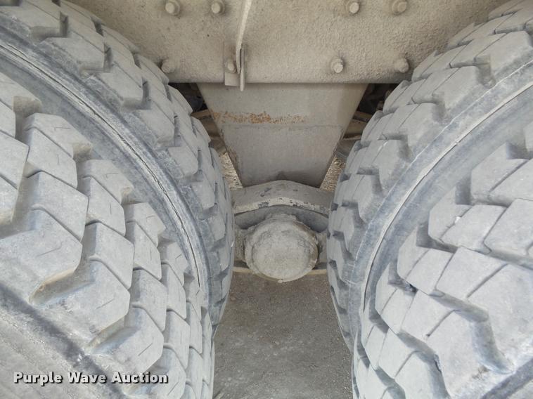 image for item K7516 1999 Mack RD690S ready mix truck