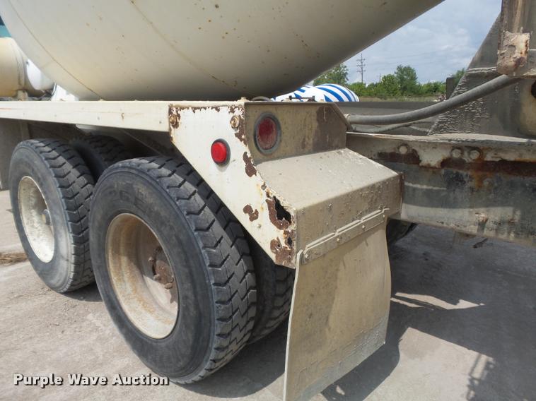 image for item K7516 1999 Mack RD690S ready mix truck