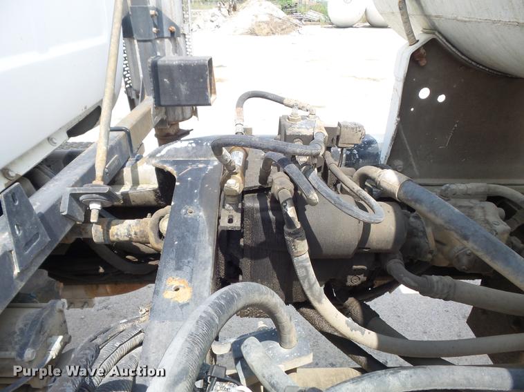 image for item K7516 1999 Mack RD690S ready mix truck