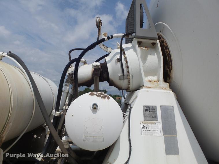 image for item K7516 1999 Mack RD690S ready mix truck