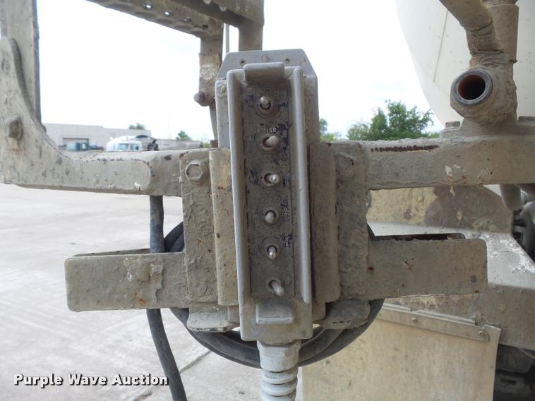 image for item K7516 1999 Mack RD690S ready mix truck