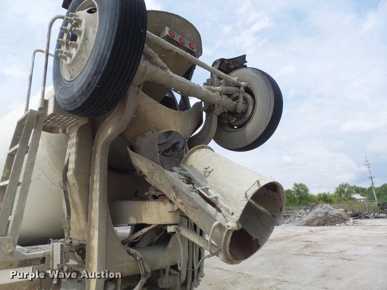 image for item K7516 1999 Mack RD690S ready mix truck