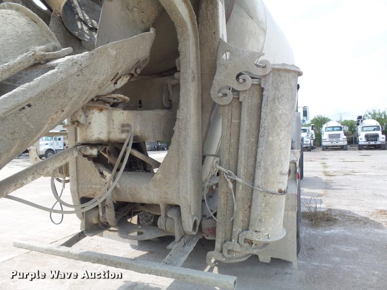 image for item K7516 1999 Mack RD690S ready mix truck