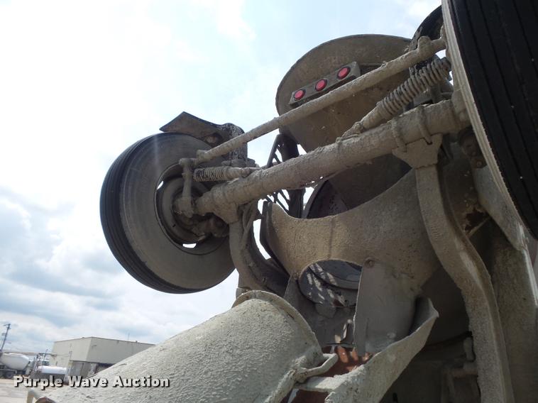 image for item K7516 1999 Mack RD690S ready mix truck