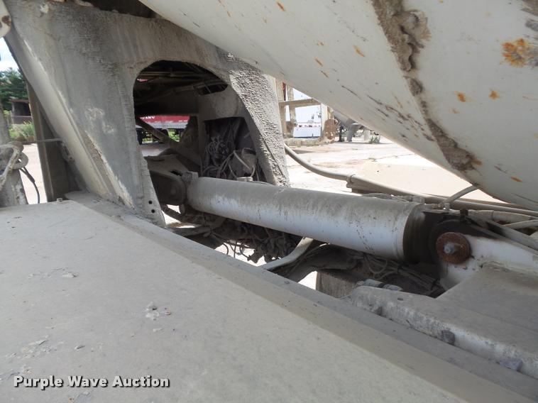 image for item K7516 1999 Mack RD690S ready mix truck