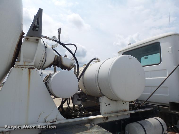 image for item K7516 1999 Mack RD690S ready mix truck