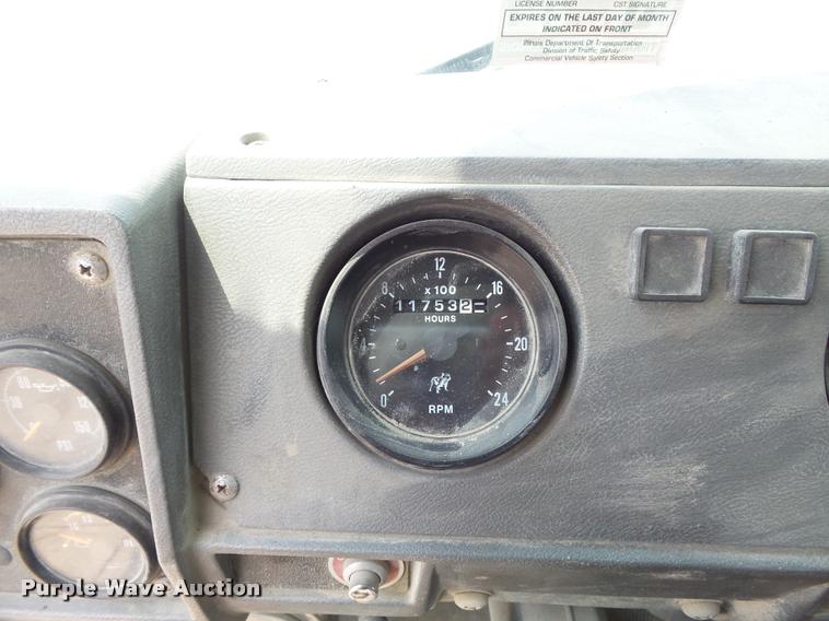 image for item K7516 1999 Mack RD690S ready mix truck