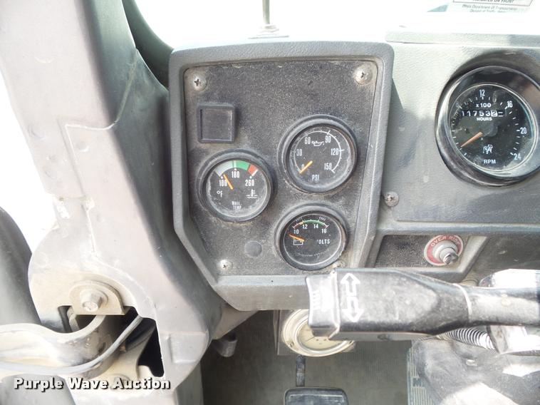 image for item K7516 1999 Mack RD690S ready mix truck