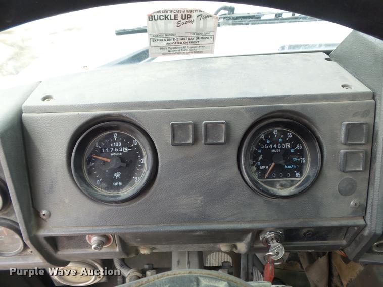 image for item K7516 1999 Mack RD690S ready mix truck