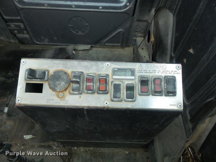 image for item K7516 1999 Mack RD690S ready mix truck