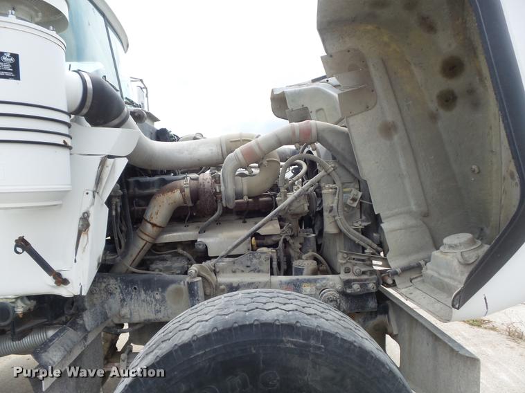 image for item K7516 1999 Mack RD690S ready mix truck