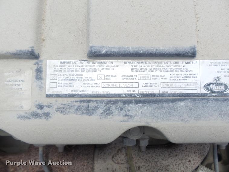 image for item K7516 1999 Mack RD690S ready mix truck