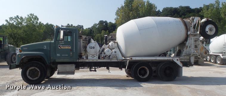 image for item K7517 1989 International F5070 ready mix truck