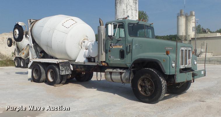 image for item K7517 1989 International F5070 ready mix truck