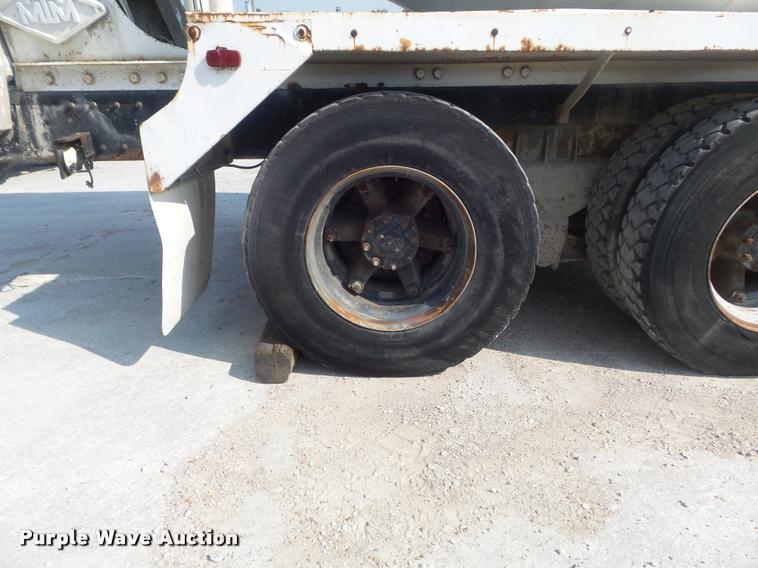 image for item K7517 1989 International F5070 ready mix truck