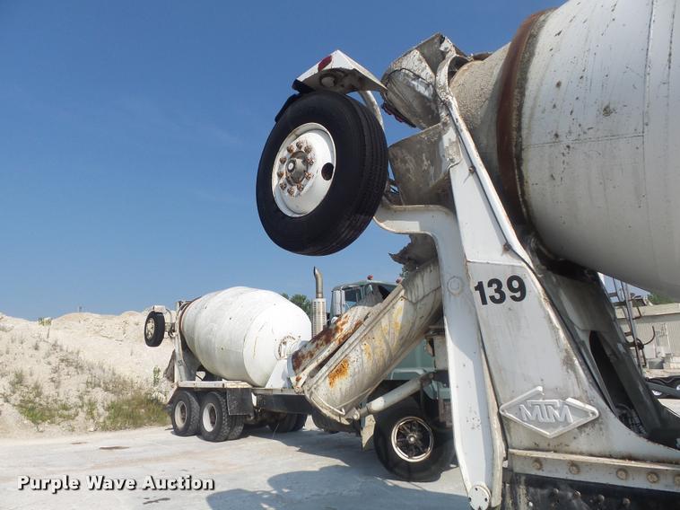 image for item K7517 1989 International F5070 ready mix truck