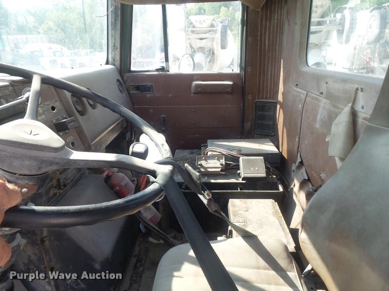 image for item K7517 1989 International F5070 ready mix truck