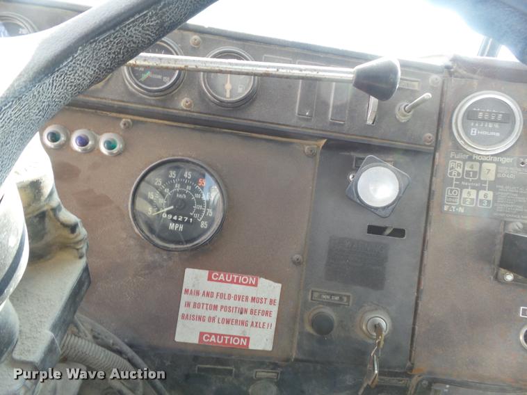 image for item K7517 1989 International F5070 ready mix truck